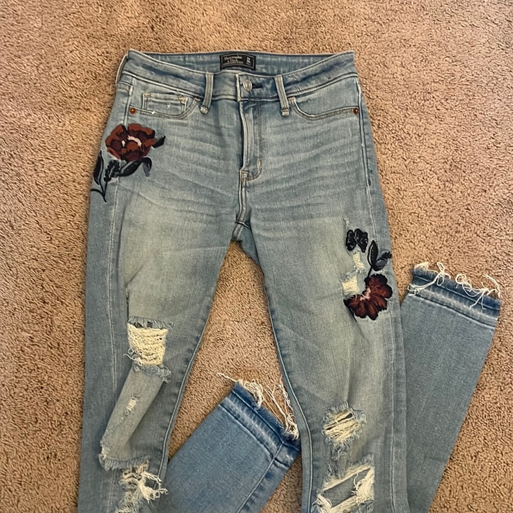 Abercrombie & Fitch Light Wash Skinny Jeans